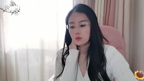 Snapshot of yuner0715 chatting on December 2024 04:17:02 AM YunEr online show from December 2024 04:17:02 AM