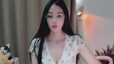 YunEr online show from June 2026 03:12:01 PM