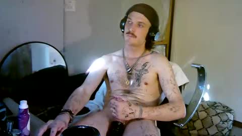 Snapshot of yung_kye chatting on November 2025 11:15:01 PM YUNG kye online show from November 2025 11:15:01 PM