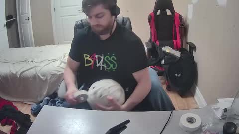 yungfalc online show from November 2025 05:51:02 AM