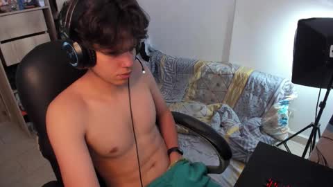 yurii_moody online show from October 2025 06:53:01 PM