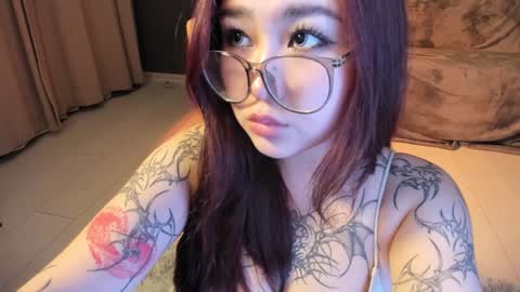 Snapshot of yurikomay chatting on January 2025 02:51:02 PM Hi My name Yuriko online show from January 2025 02:51:02 PM