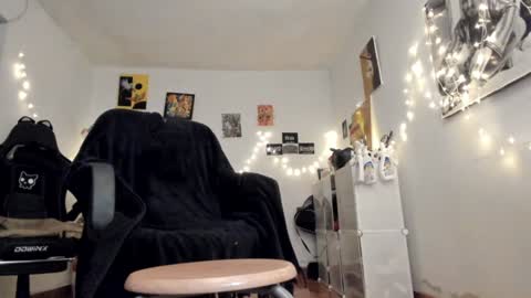 Snapshot of yury_sun chatting on February 2025 11:00:01 PM paola online show from February 2025 11:00:01 PM