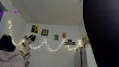 Snapshot of yury_sun chatting on February 2025 10:31:02 PM paola online show from February 2025 10:31:02 PM