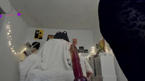 Snapshot of yury_sun chatting on March 2025 02:08:02 AM paola online show from March 2025 02:08:02 AM