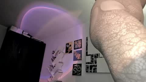 paola online show from April 2026 03:02:01 AM