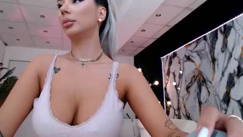 Snapshot of yuukenzi chatting on July 2026 07:15:02 AM Maria online show from July 2026 07:15:02 AM