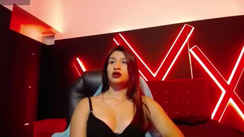 YUYIS online show from January 2026 12:10:02 PM