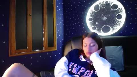 YUYIS online show from February 2026 01:14:01 PM