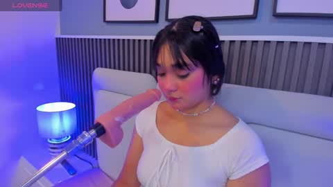Snapshot of yuyis_williams chatting on December 2024 04:01:02 AM Yuyis online show from December 2024 04:01:02 AM