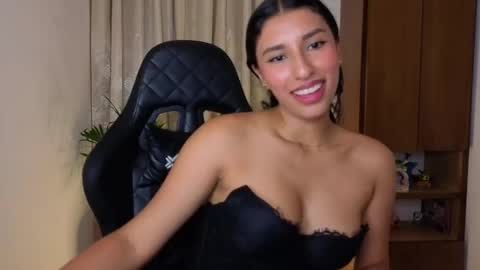 Snapshot of yuziidreams chatting on March 2026 02:04:02 AM yuzii Im new to these pages so I hope you guys are kind to me. online show from March 2026 02:04:02 AM