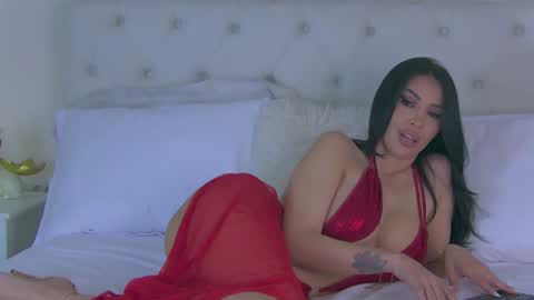 Laura online show from May 2026 05:01:02 AM
