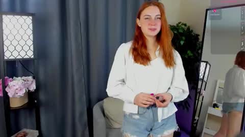 Snapshot of yvonekeniry chatting on October 2025 02:01:01 AM Alisa online show from October 2025 02:01:01 AM
