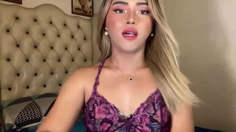 Snapshot of yvonne_guidotti chatting on January 2025 12:09:02 PM Miss Cali online show from January 2025 12:09:02 PM