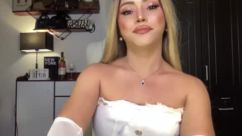 Snapshot of yvonne_guidotti chatting on January 2025 11:01:02 AM Miss Cali online show from January 2025 11:01:02 AM