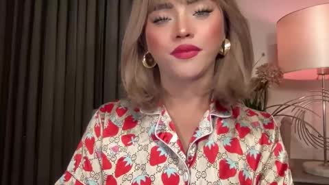 Snapshot of yvonne_guidotti chatting on February 2025 06:48:01 AM Miss Cali online show from February 2025 06:48:01 AM