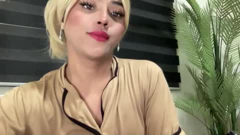 Snapshot of yvonne_guidotti chatting on February 2025 11:11:01 AM Miss Cali online show from February 2025 11:11:01 AM