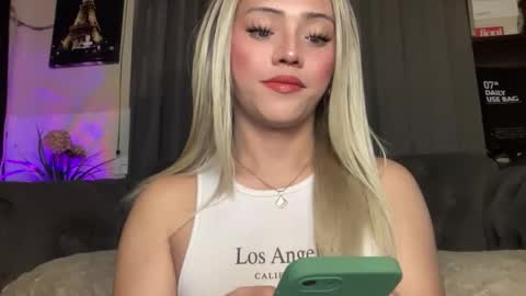 Miss Cali online show from December 2025 12:17:01 AM