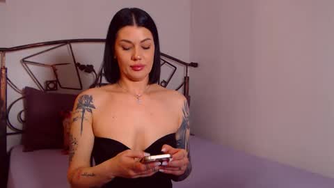Snapshot of yvonneeverlee chatting on April 2026 07:55:02 PM I V Y online show from April 2026 07:55:02 PM
