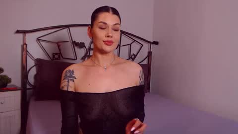 Snapshot of yvonneeverlee chatting on April 2026 08:26:02 PM I V Y online show from April 2026 08:26:02 PM