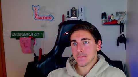 Snapshot of zach_rhyder chatting on December 2024 02:44:02 AM Zach Rhyder online show from December 2024 02:44:02 AM
