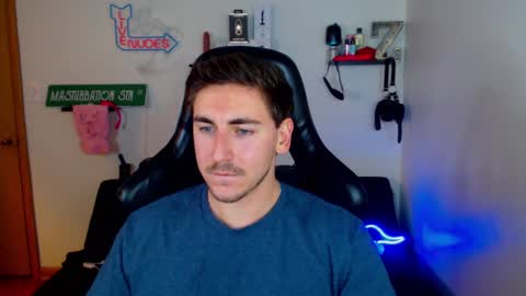 Snapshot of zach_rhyder chatting on January 2025 02:40:01 AM Zach Rhyder online show from January 2025 02:40:01 AM