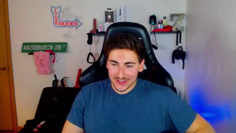 Snapshot of zach_rhyder chatting on January 2025 03:26:01 AM Zach Rhyder online show from January 2025 03:26:01 AM