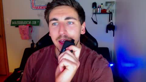 Snapshot of zach_rhyder chatting on February 2025 03:23:01 AM Zach Rhyder online show from February 2025 03:23:01 AM