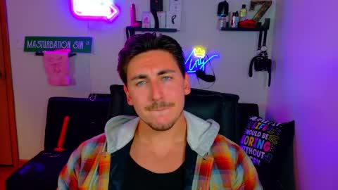 Snapshot of zach_rhyder chatting on September 2025 12:45:02 AM Zach Rhyder online show from September 2025 12:45:02 AM