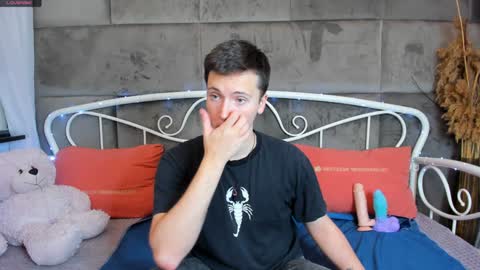 Snapshot of zack_hemsey chatting on December 2024 10:24:02 AM Zack online show from December 2024 10:24:02 AM