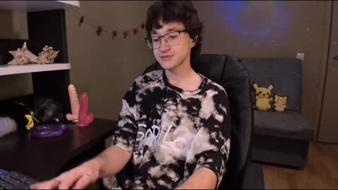 Snapshot of zackstivensen chatting on January 2025 12:09:01 AM Zachary next stream on monday online show from January 2025 12:09:01 AM