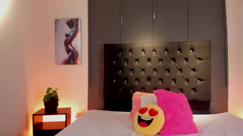 Snapshot of zafiro__brown chatting on May 2026 04:07:01 AM Zafiro Brown online show from May 2026 04:07:01 AM