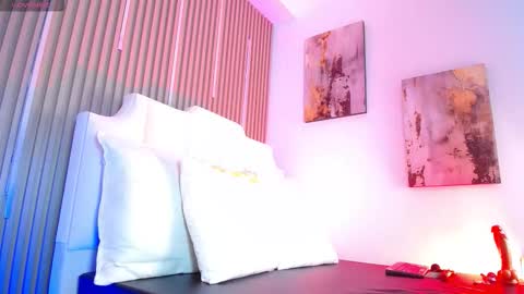 Snapshot of zafiro_cat chatting on March 2026 05:00:02 AM Zafiro online show from March 2026 05:00:02 AM