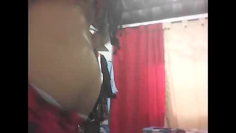 Snapshot of zafiro_rubi chatting on December 2025 10:25:01 PM Zafiro online show from December 2025 10:25:01 PM