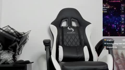 Snapshot of zafiro_winslow chatting on February 2025 05:06:01 PM GODDESS ZAFIRO WINSLOW online show from February 2025 05:06:01 PM