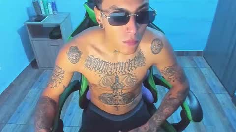 Snapshot of zafirocum chatting on December 2025 12:10:01 PM BiG Zafiro online show from December 2025 12:10:01 PM