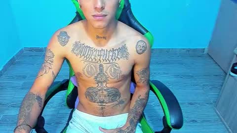 BiG Zafiro online show from February 2026 11:27:02 AM