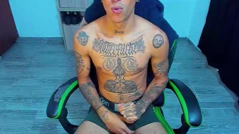 Snapshot of zafirocum chatting on March 2026 12:01:02 PM BiG Zafiro online show from March 2026 12:01:02 PM