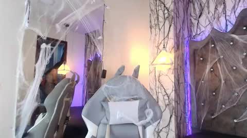   online show from November 2025 06:51:01 PM