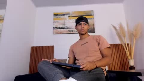 Snapshot of zander_2120 chatting on September 2025 01:11:02 PM Zander online show from September 2025 01:11:02 PM
