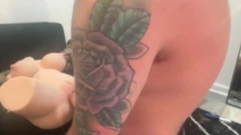 Hung 10 X 6.5 online show from June 2026 08:15:01 PM