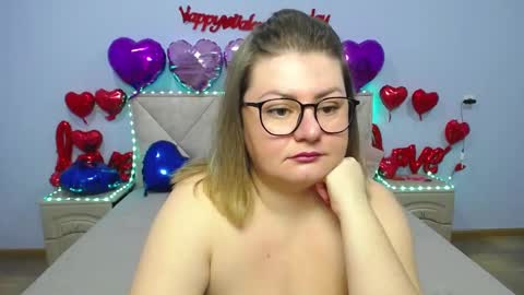 zannadreil online show from February 2025 06:54:01 PM