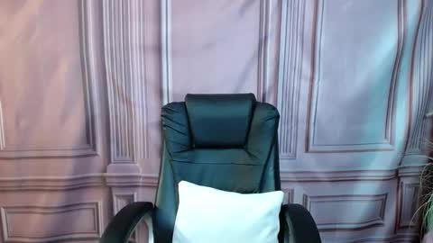 zannadreil online show from September 2025 06:53:01 PM