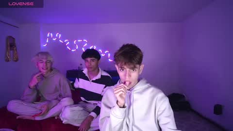 Snapshot of zanty2308 chatting on December 2024 04:38:01 AM Tiiago Mallz online show from December 2024 04:38:01 AM