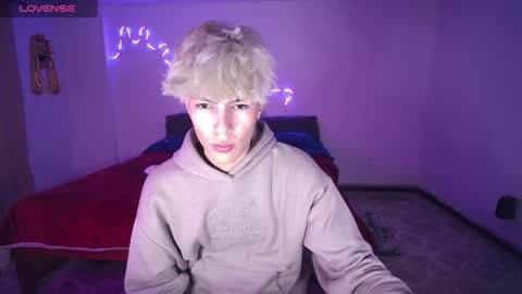 Snapshot of zanty2308 chatting on December 2024 05:48:01 AM Tiiago Mallz online show from December 2024 05:48:01 AM