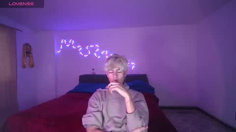 Snapshot of zanty2308 chatting on December 2024 09:08:02 PM Tiiago Mallz online show from December 2024 09:08:02 PM