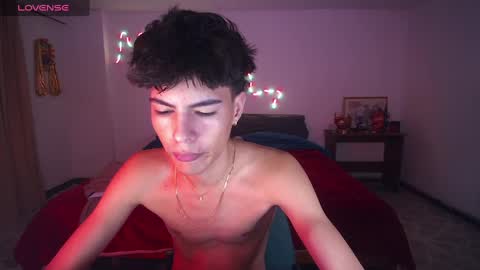 Snapshot of zanty2308 chatting on January 2025 12:06:01 AM Tiiago Mallz online show from January 2025 12:06:01 AM