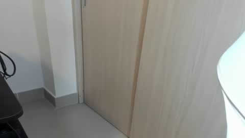 zanxley_ online show from December 2024 05:37:01 AM