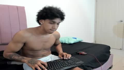 zanxley_ online show from January 2025 10:26:01 PM