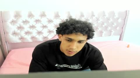 zanxley_ online show from January 2025 07:43:01 PM